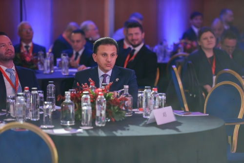 invest2024-sess-A1-25