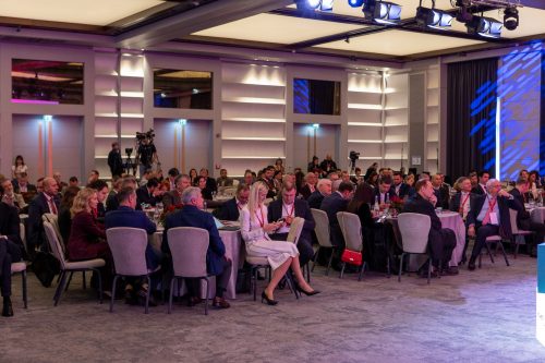 invest2025-03intro-10